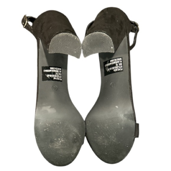 Breckelle's EUC black suede wrap sandals, size 10. - Picture 7 of 7